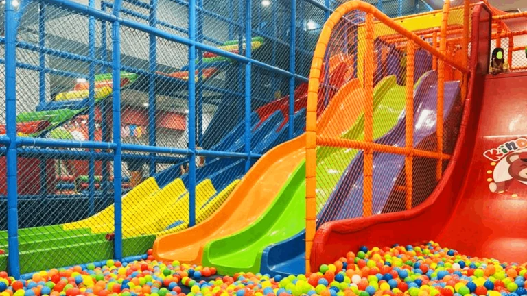 Indoor Castle Playground Playplace Rainbow Fun ekran görüntüsü