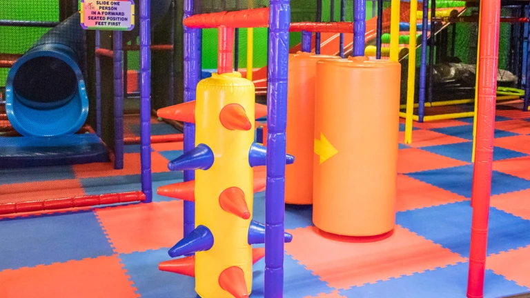 Castle Playground Playplace Rainbow Fun ekran görüntüsü
