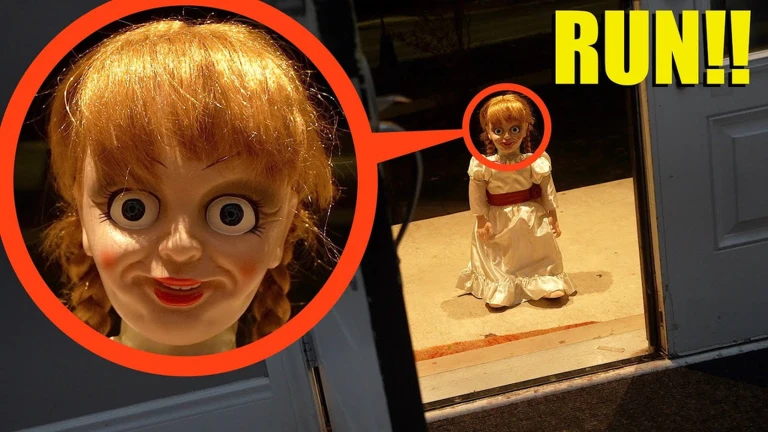 RUN FROM ANNABELLE! (SCARY OBBY) ekran görüntüsü