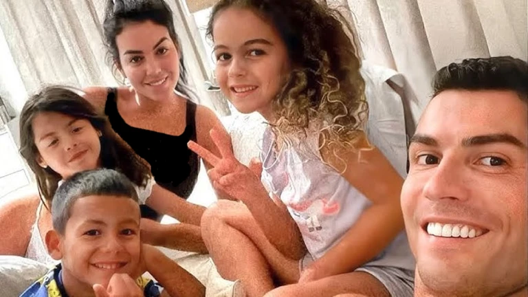 JUMP INTO RONALDO FAMILY ekran görüntüsü